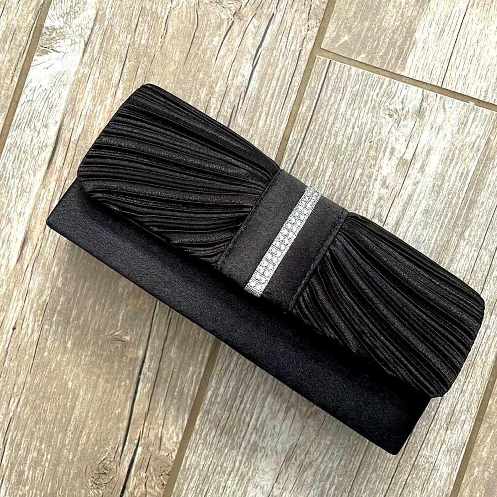 🎀 Bow Clutch 🎀